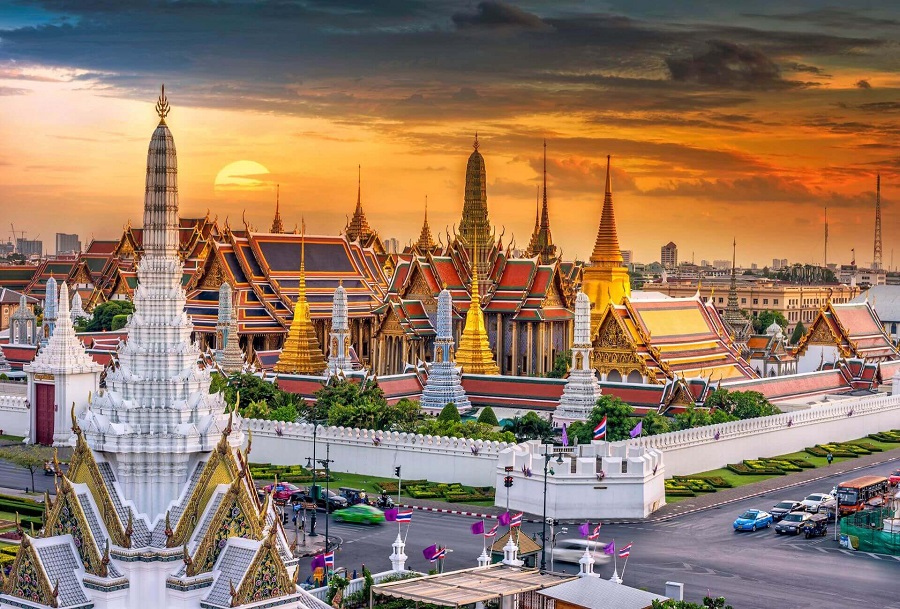 Thailand After Dusk: Excursions, Relaxation, and Nightlife Unleashed